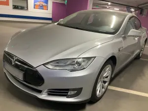 Tesla Model S 2014
