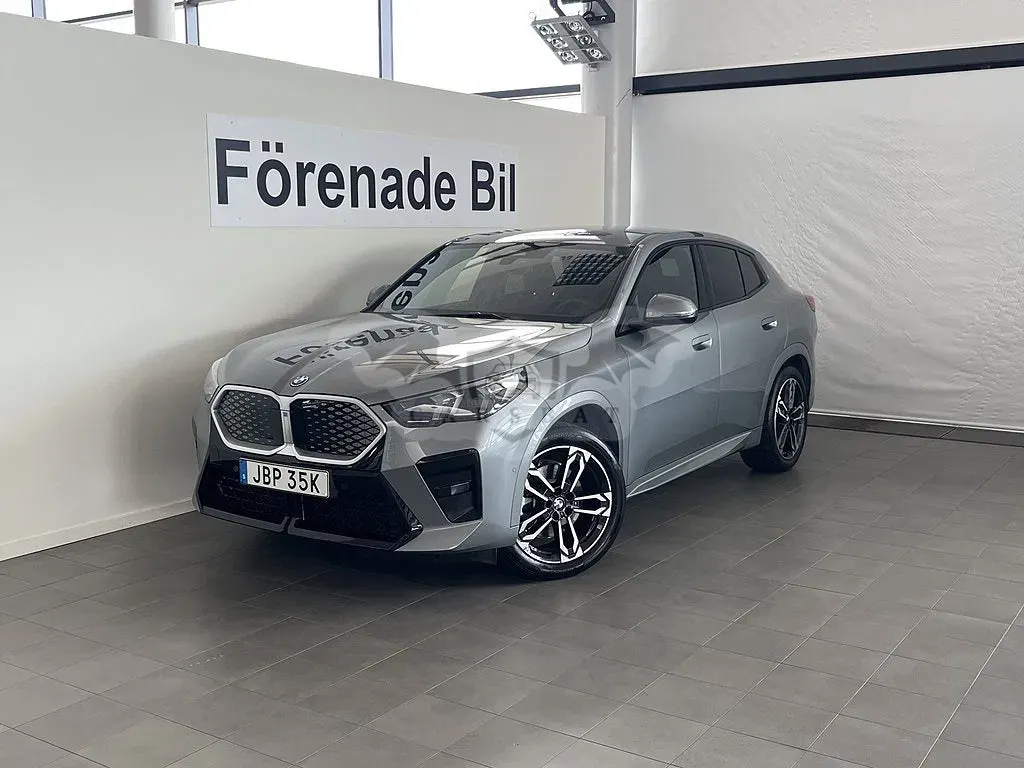 BMW iX2 2025