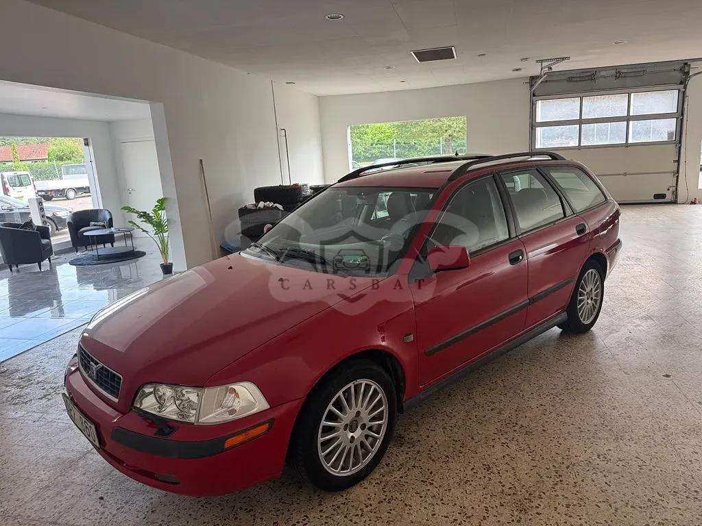 Volvo V40 2004