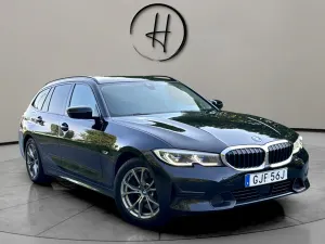 BMW 3 Series 330e 2022