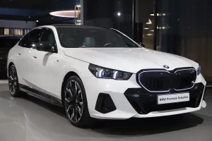 BMW 5 Series 530e 2025