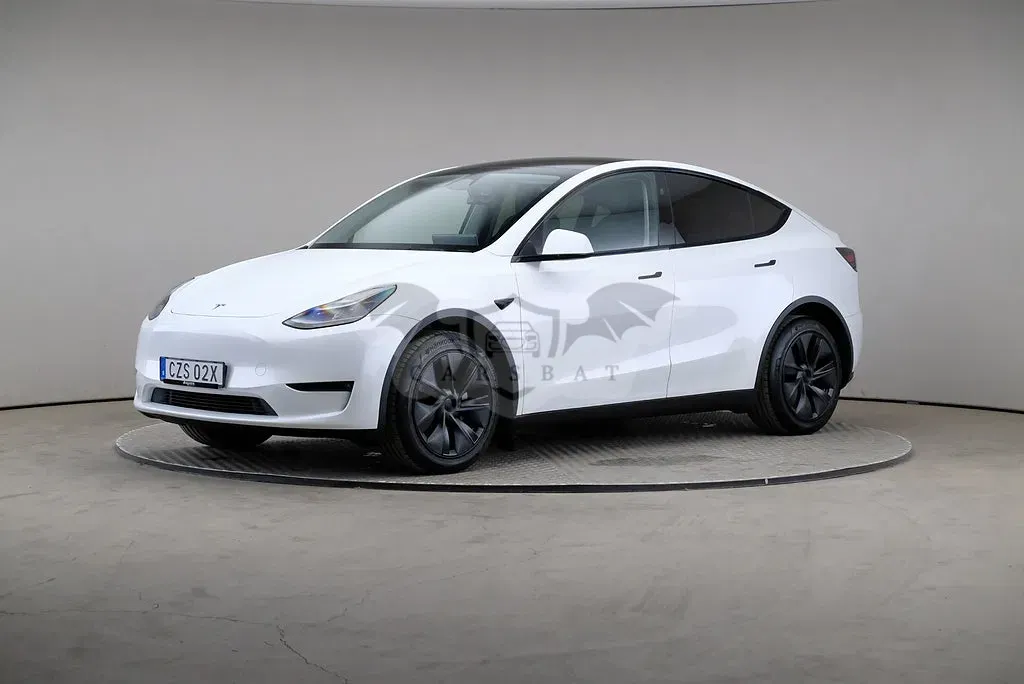 Tesla Model Y 2025