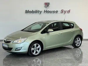 Opel Astra 2012