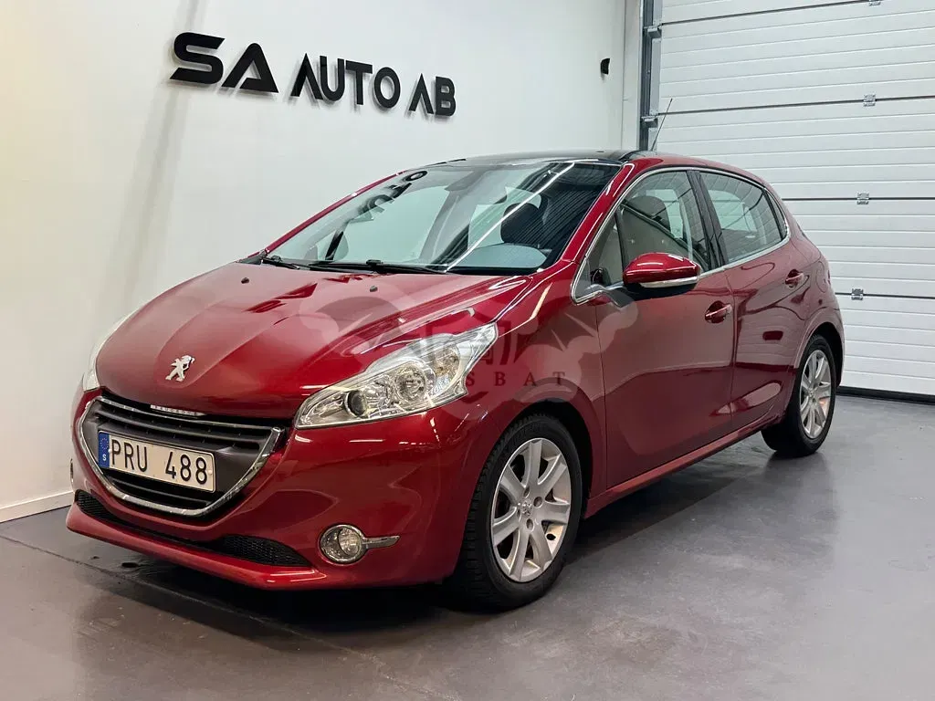 Peugeot 208 2012