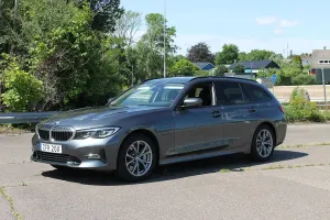 BMW 3 Series 330e 2021