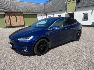 Tesla Model X 2020