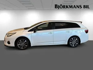 Toyota Avensis 2016