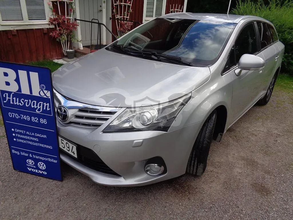 Toyota Avensis 2013