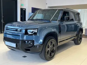 Land Rover Defender 2026