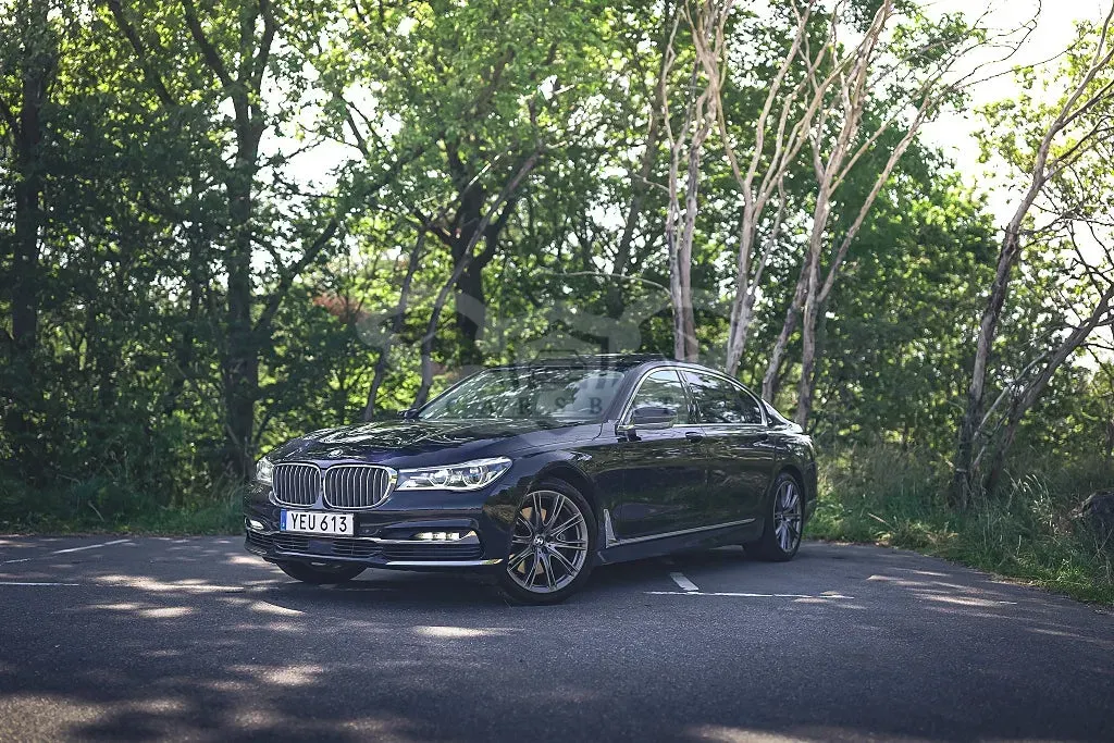 BMW 7 Series 750 2016