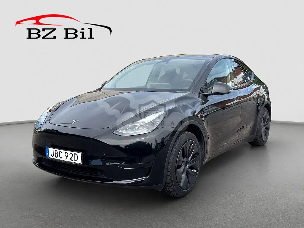 Tesla Model Y 2025