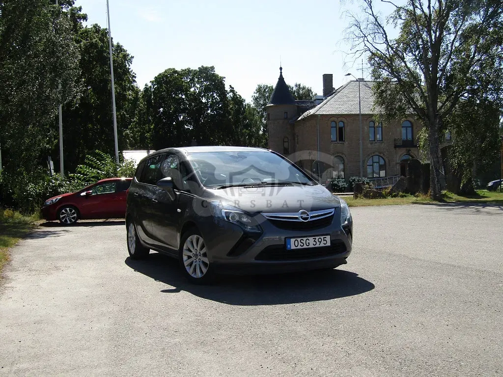 Opel Zafira 2016