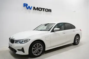 BMW 3 Series 330e 2020