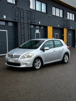 Toyota Auris 2011