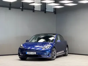 Tesla Model 3 2021