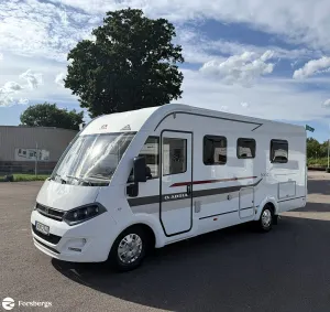 Adria sonic i 700 slt // låga långbäddar och hög lastvikt! 2015