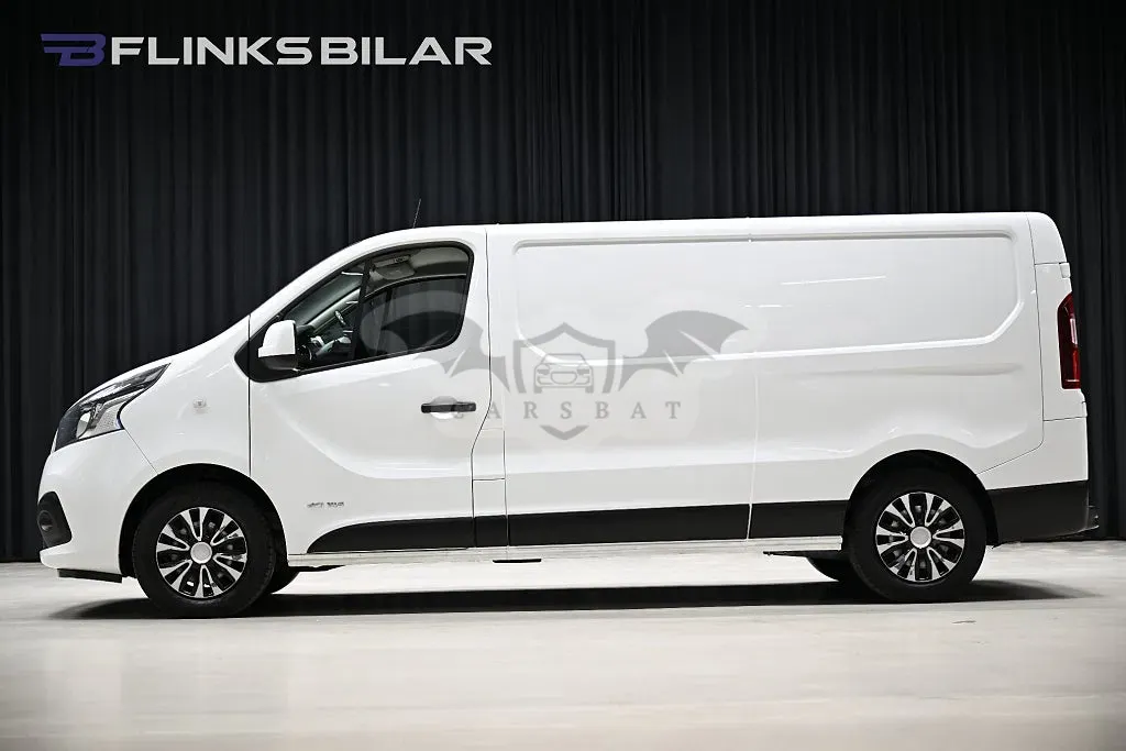 Nissan NV300 2021