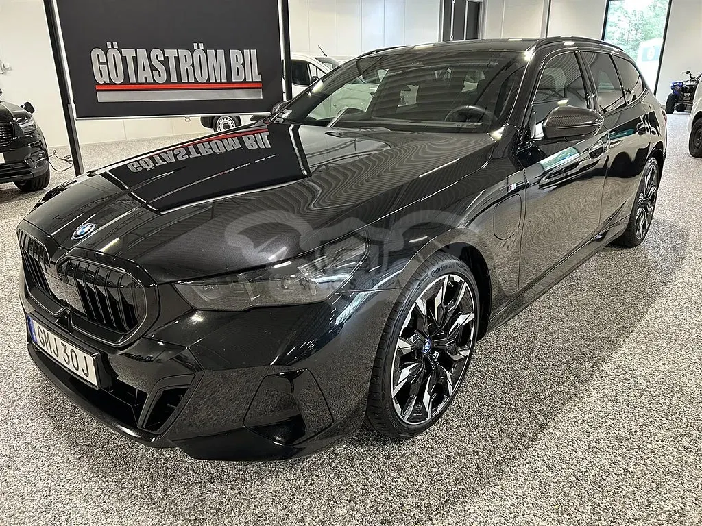 BMW 5 Series 550 2025