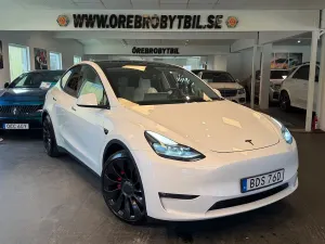Tesla Model Y 2024