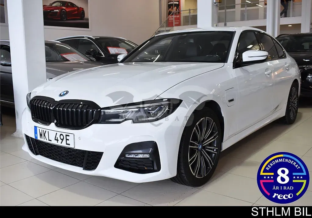 BMW 3 Series 330e 2022
