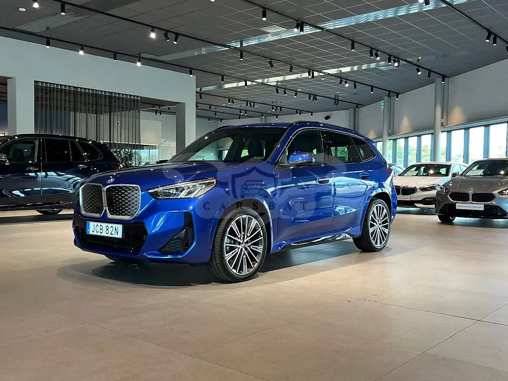BMW iX1 2027