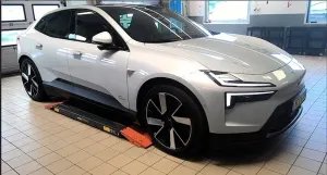 Polestar 4 2025