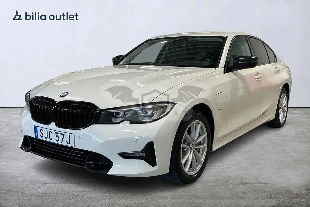 BMW 3 Series 330e 2020