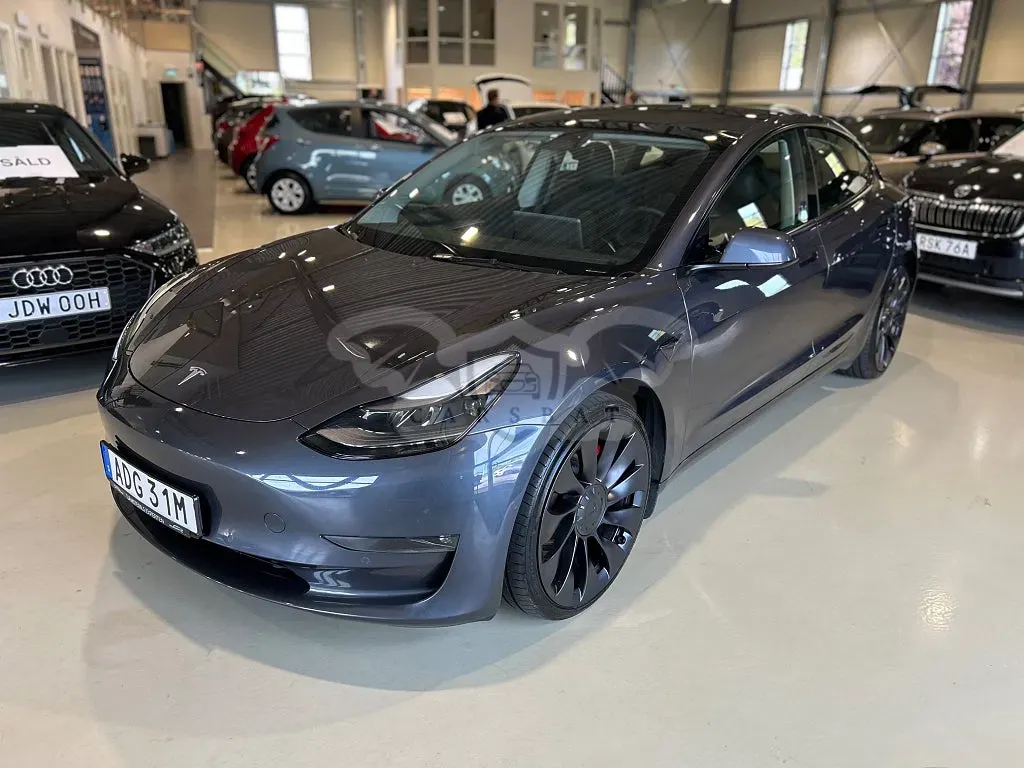 Tesla Model 3 2022