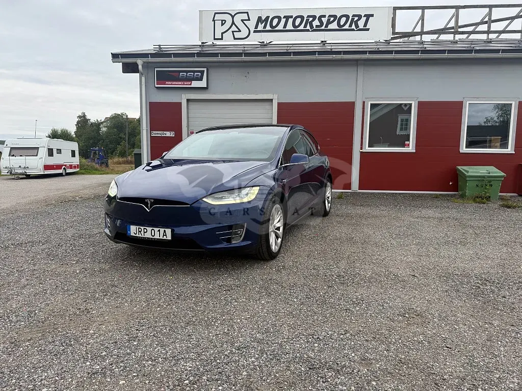 Tesla Model X 2021