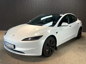 Tesla Model 3 2024