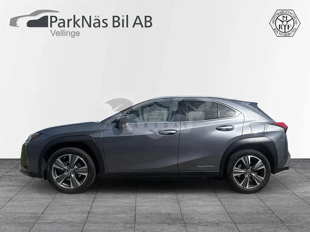 Lexus UX 2021