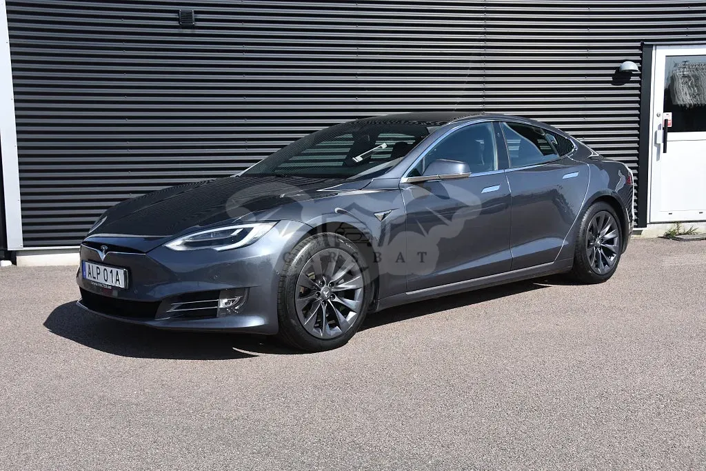 Tesla Model S 2020