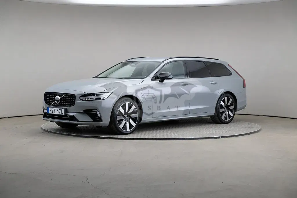 Volvo V90 2024