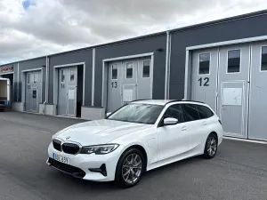 BMW 3 Series 330e 2021