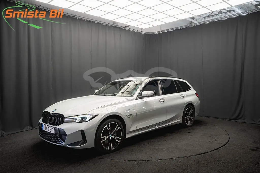 BMW 3 Series 330e 2023