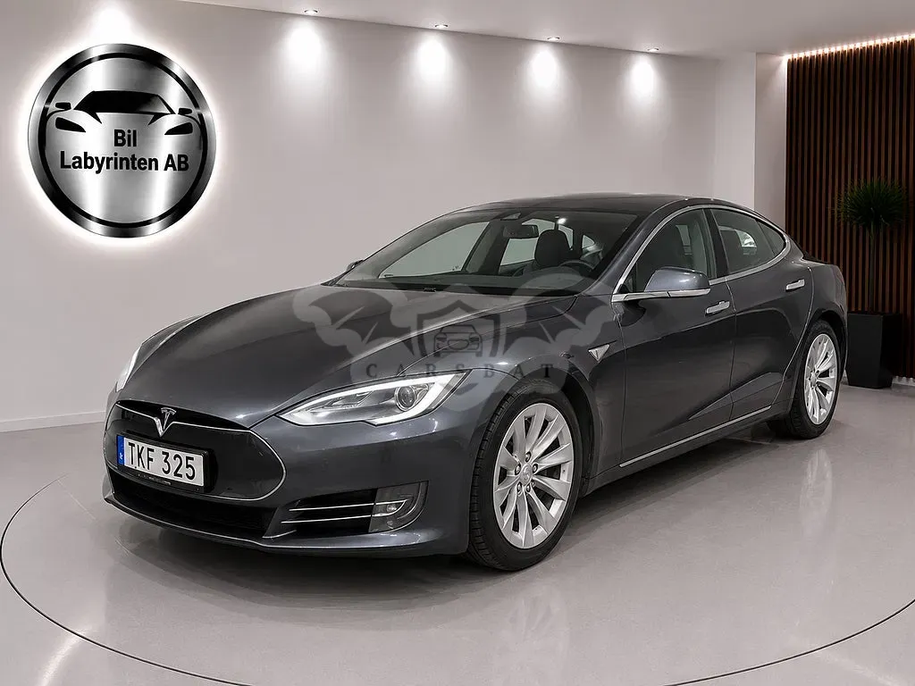 Tesla Model S 2015