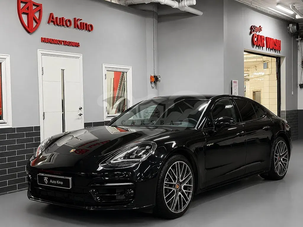 Porsche Panamera 2021