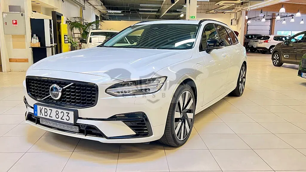Volvo V90 2024
