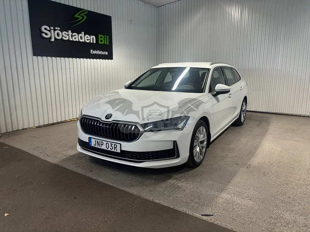 Skoda Superb 2025