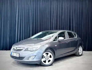 Opel Astra 2011