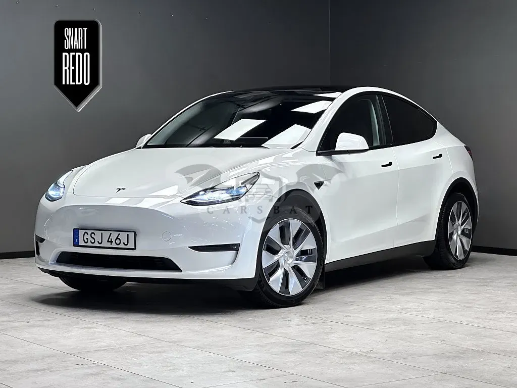 Tesla Model Y 2024