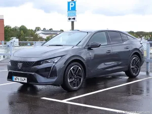 Peugeot 408 2023
