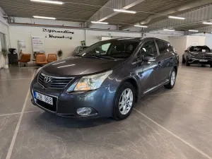 Toyota Avensis 2012