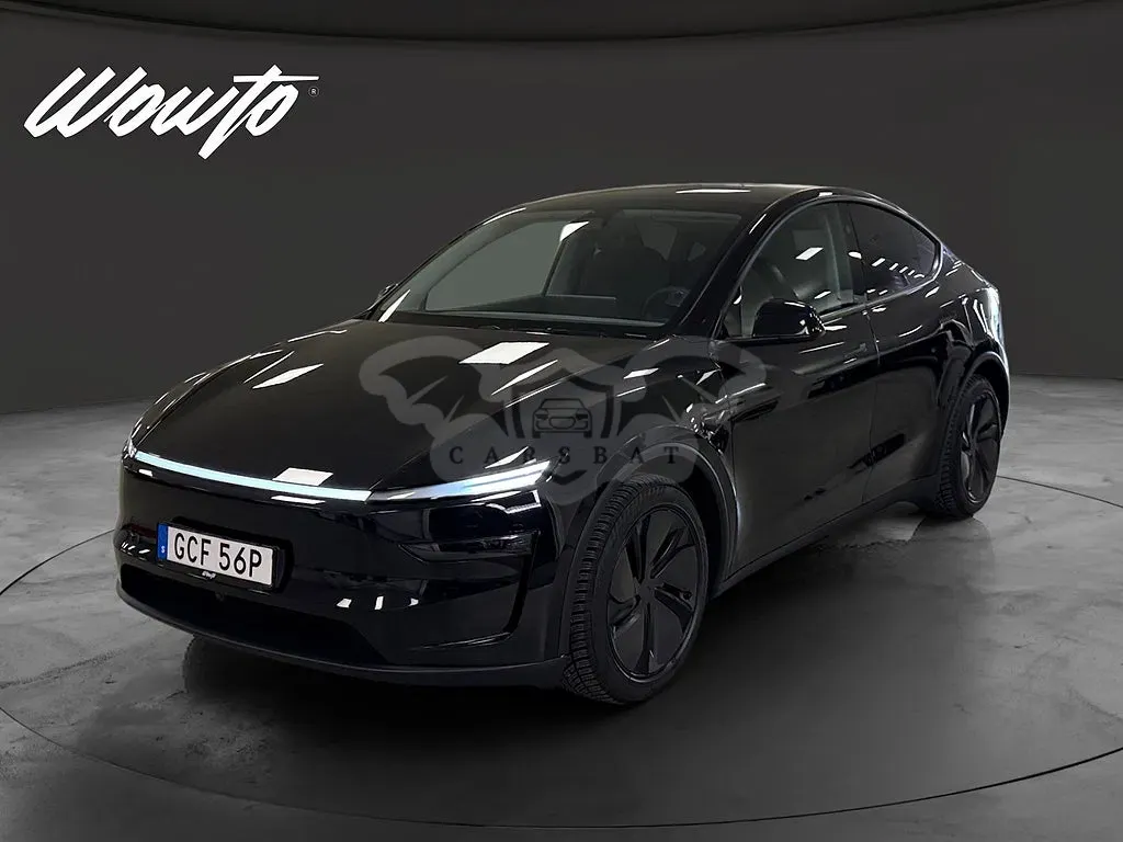 Tesla Model Y 2025