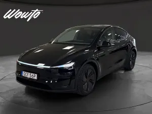Tesla Model Y 2025