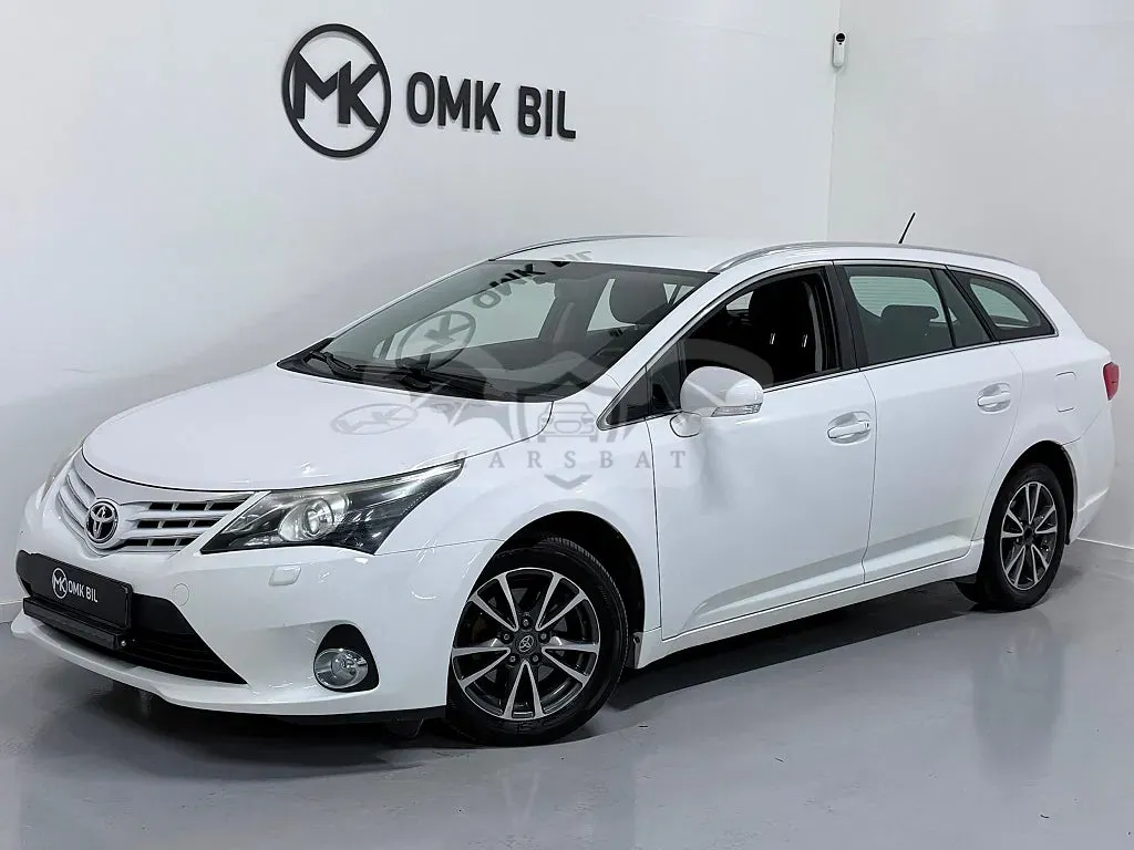 Toyota Avensis 2013