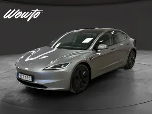 Tesla Model 3 2024