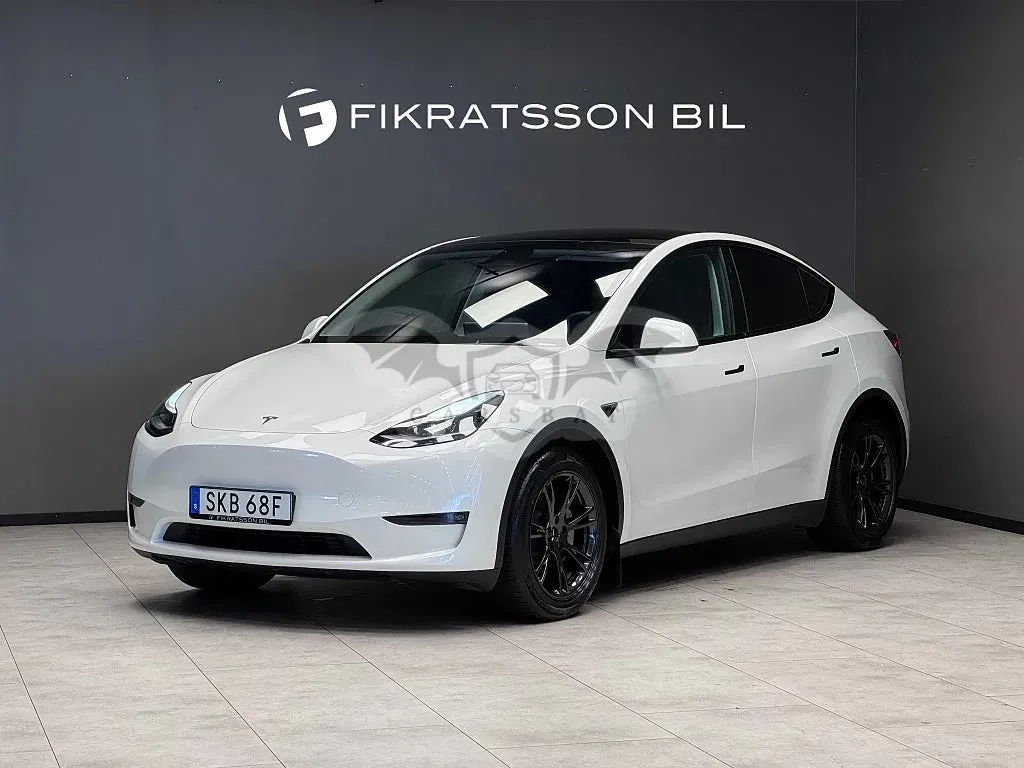 Tesla Model Y 2025