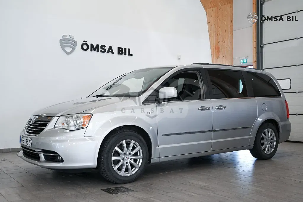 Lancia Voyager 2012