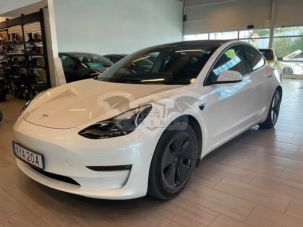 Tesla Model 3 2021